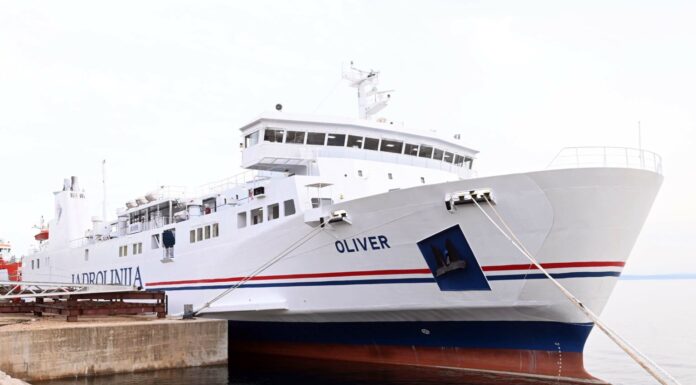 Trajekt OLIVER – Prva Službena Plovidba SPLIT – VELA LUKA