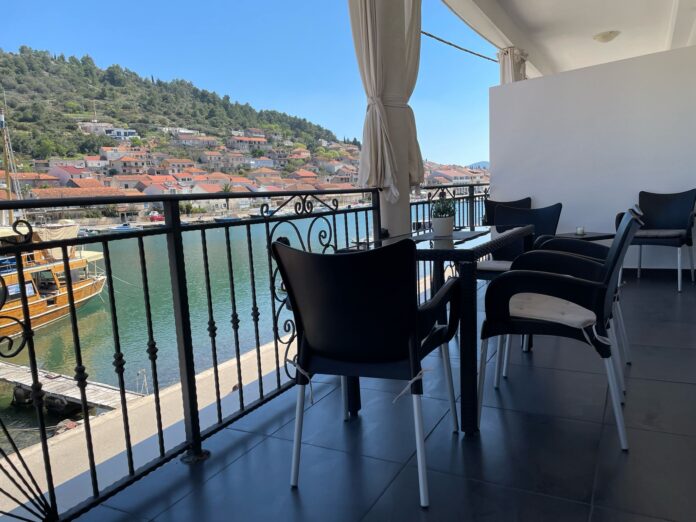 Apartment (Ap2) with sea view for 5+1 people